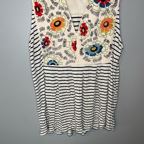 Anthropologie Tiny Flower Embroidered Tank - Picture 5 of 10